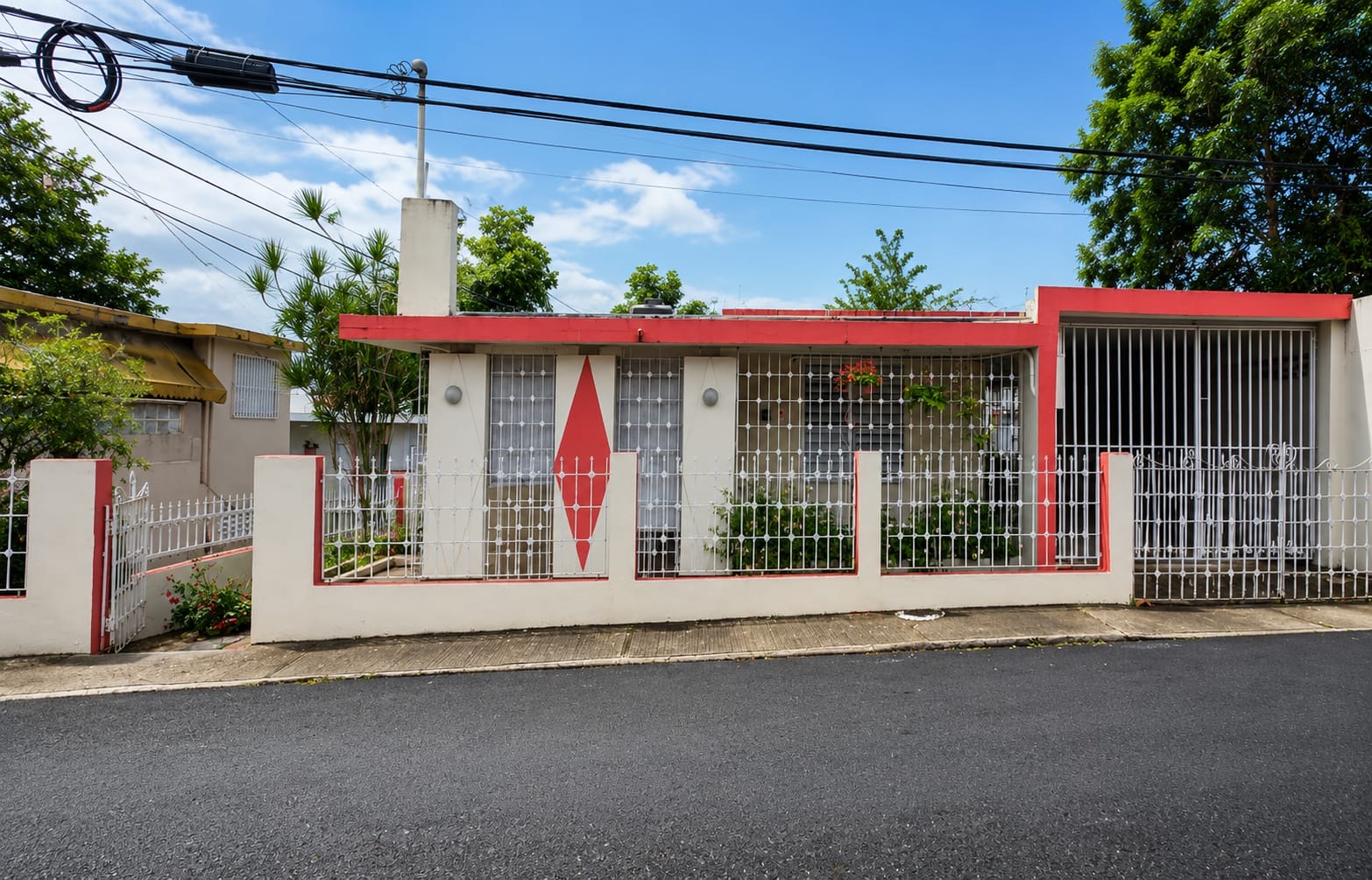 Casa en Vista Alegre, San Juan — 3 hab · 2 baños · cerca de Carr. 52