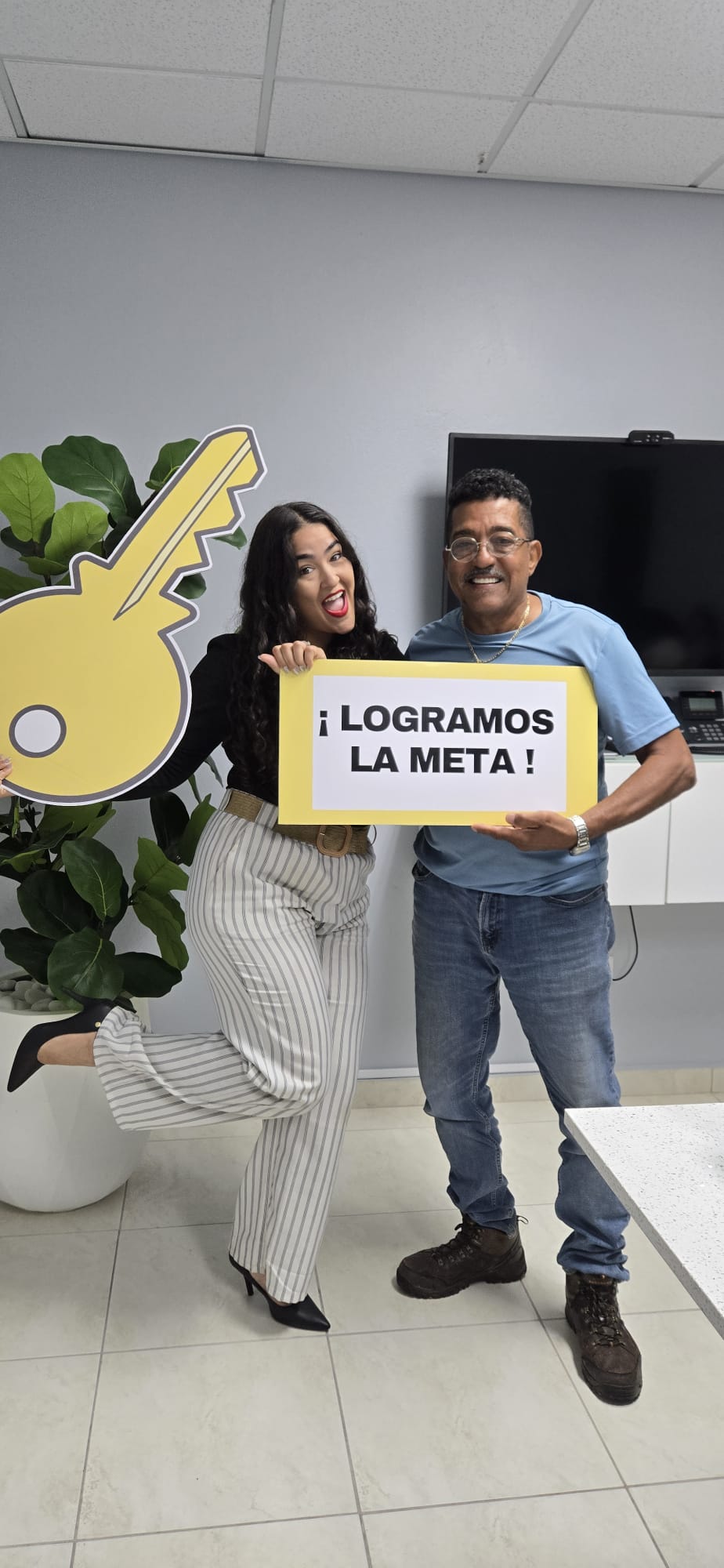 Celebrando juntos cada llave entregada.
