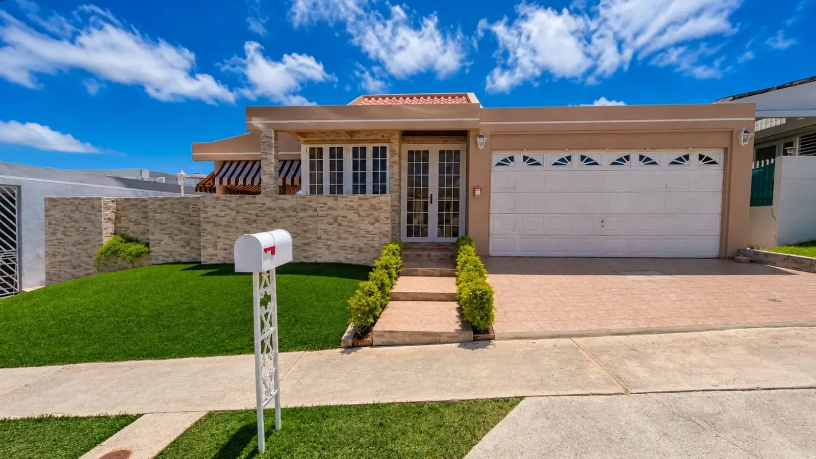 Casa en Caguas — Golden Gate, control de acceso