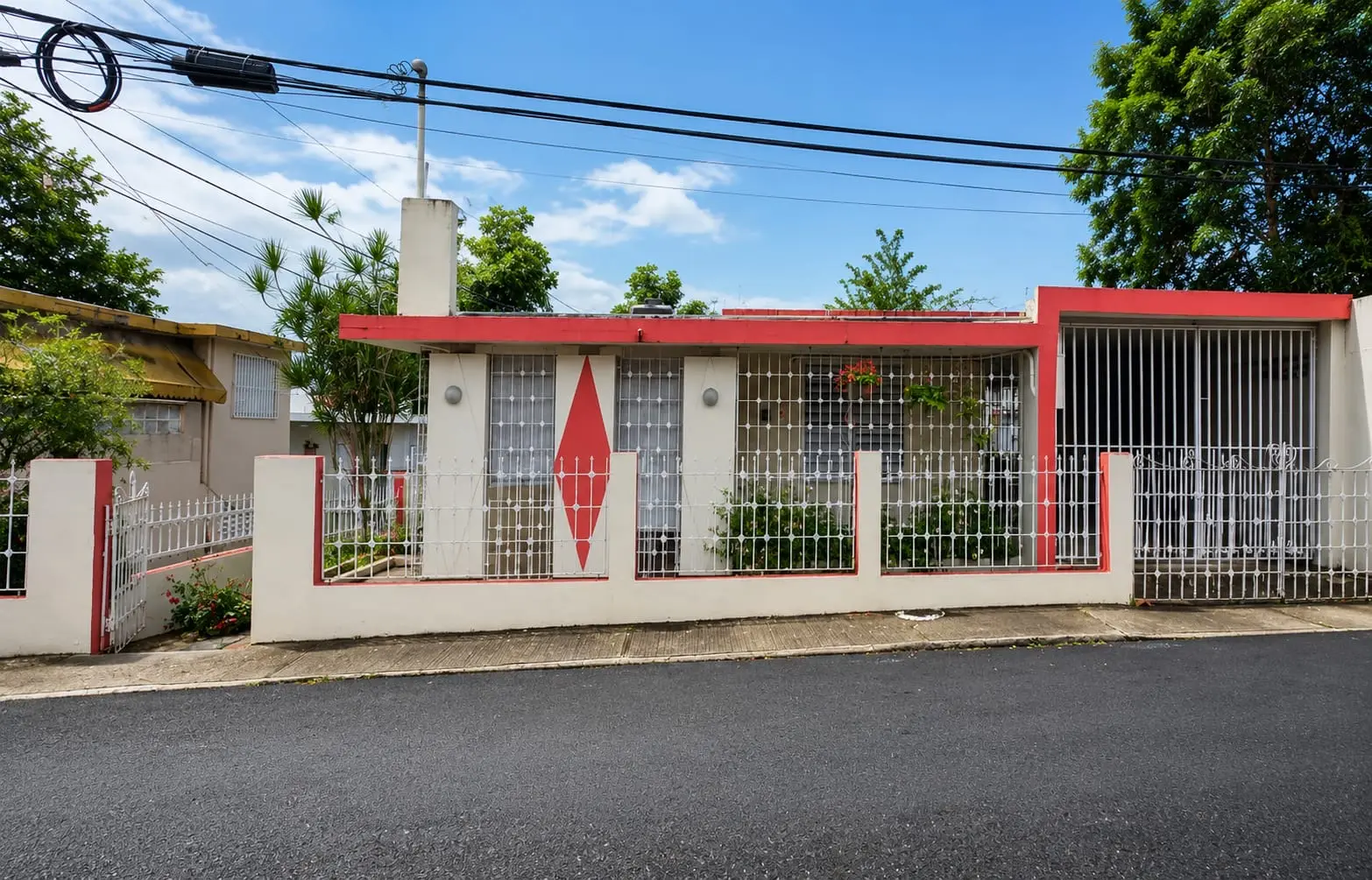 Casa en Vista Alegre, San Juan — 3 hab · 2 baños · cerca de Carr. 52